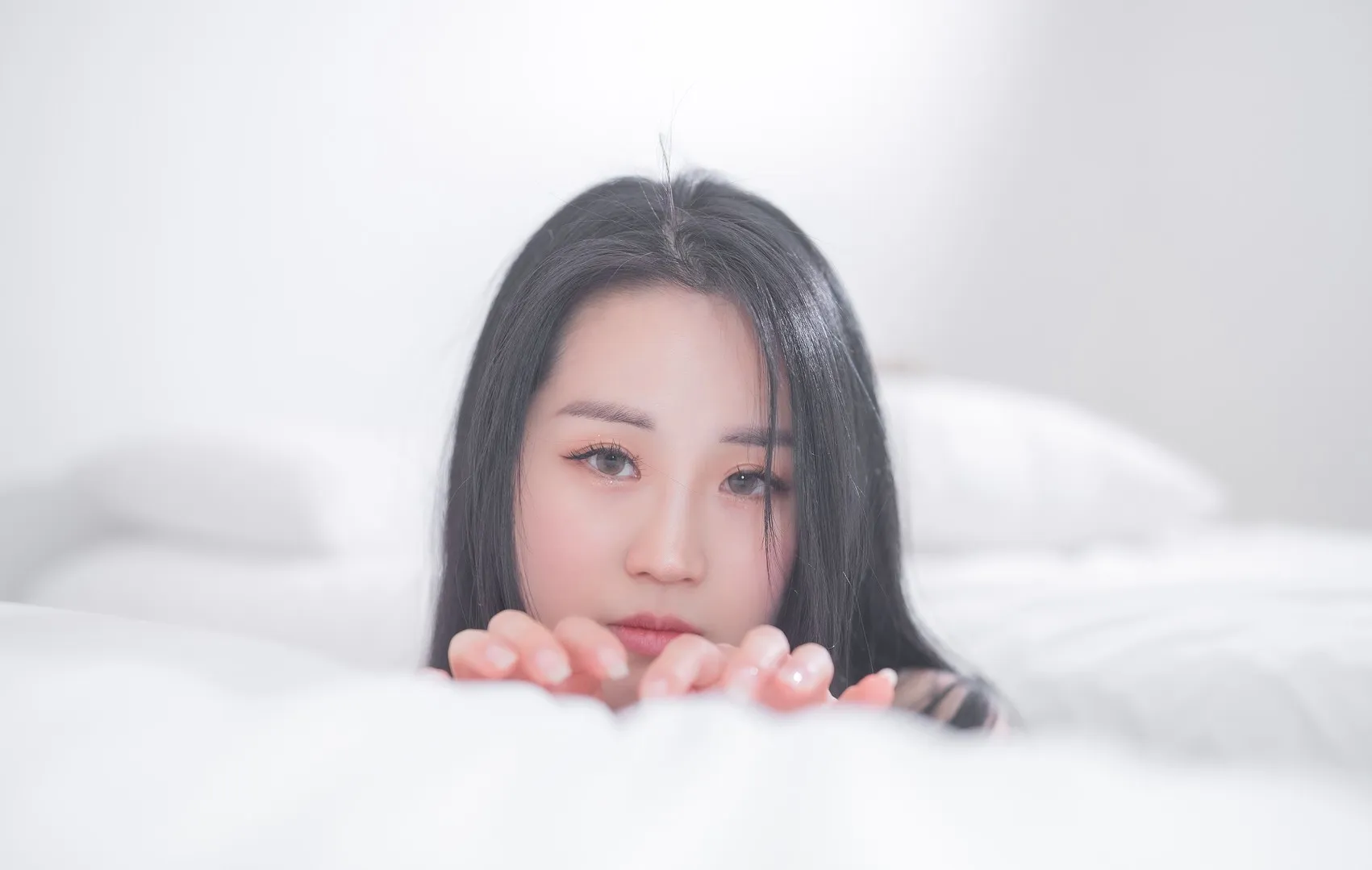 Dami(퀸다미)白色背景下的近景视觉照片