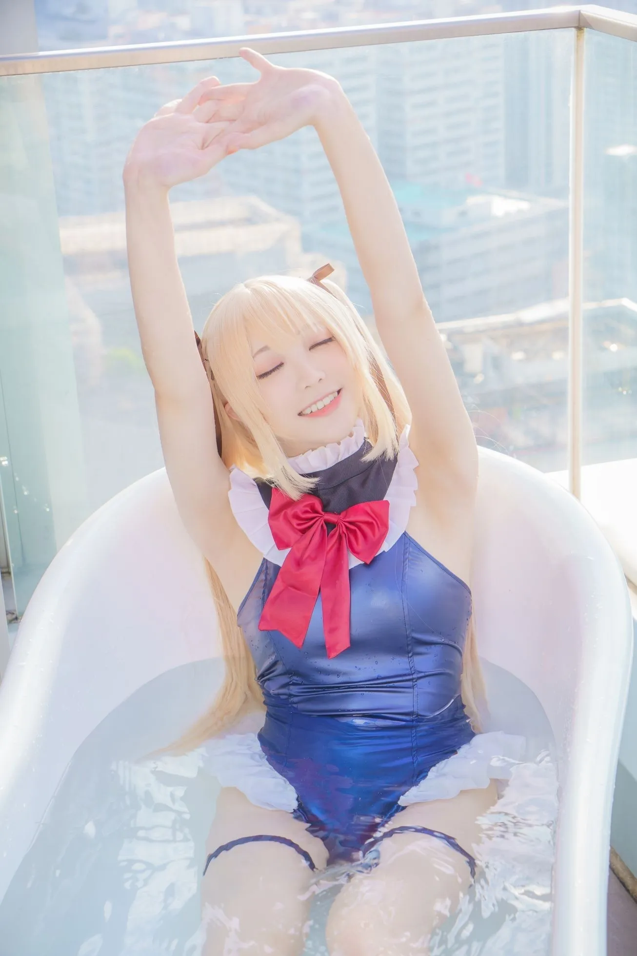 yudan魚蛋 YuDan 蓝色服装cosplay坐姿照片