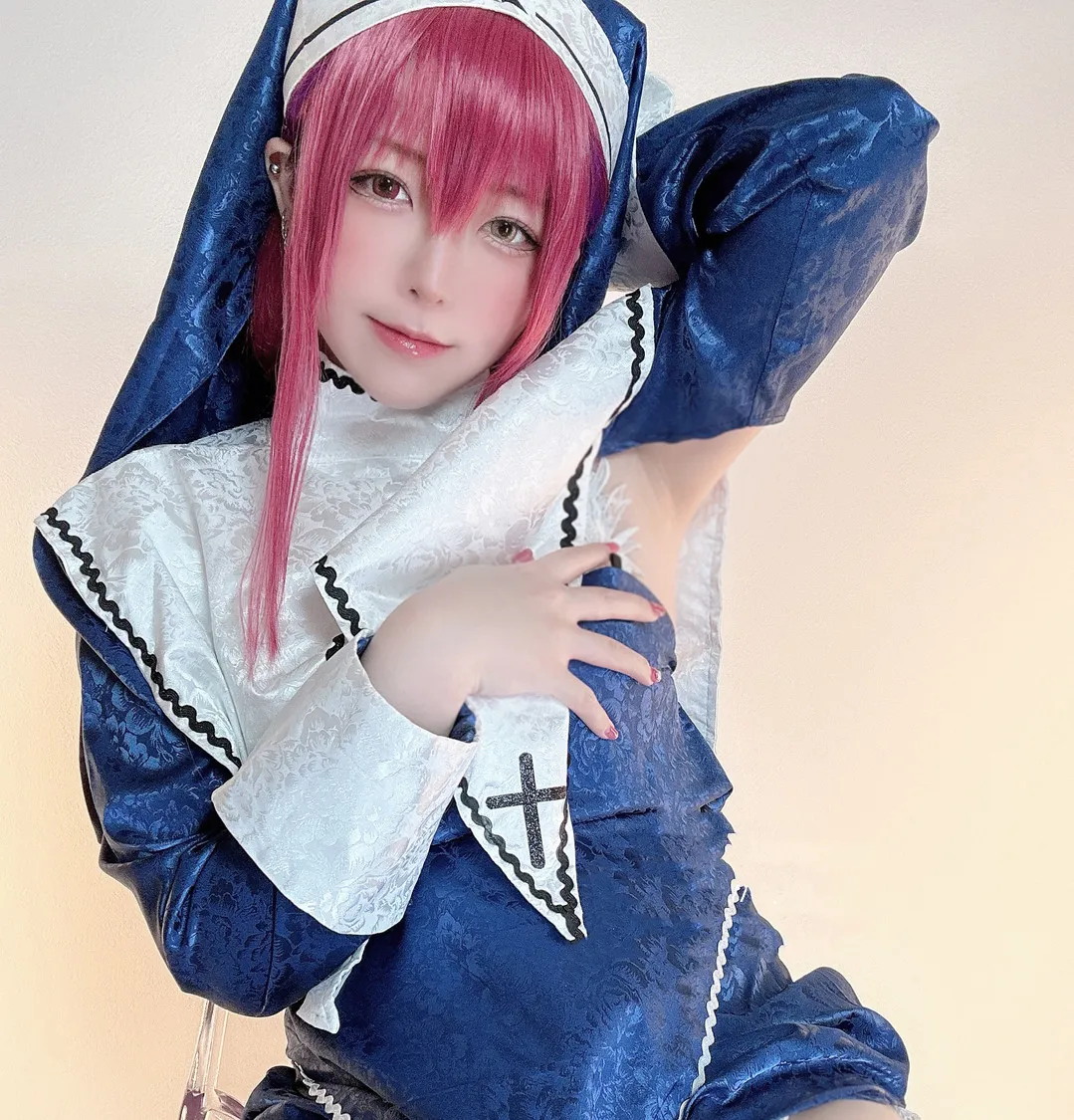 Rizuna(りずな) Cosplay Rizuna(りずな)Cosplay造型图片，展示长发、服饰与角色化视觉表现