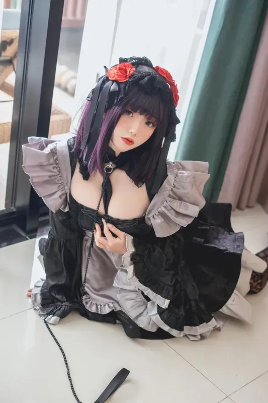 Messie Huang cosplay海外Coser Messie Huang 黑色系角色造型照片