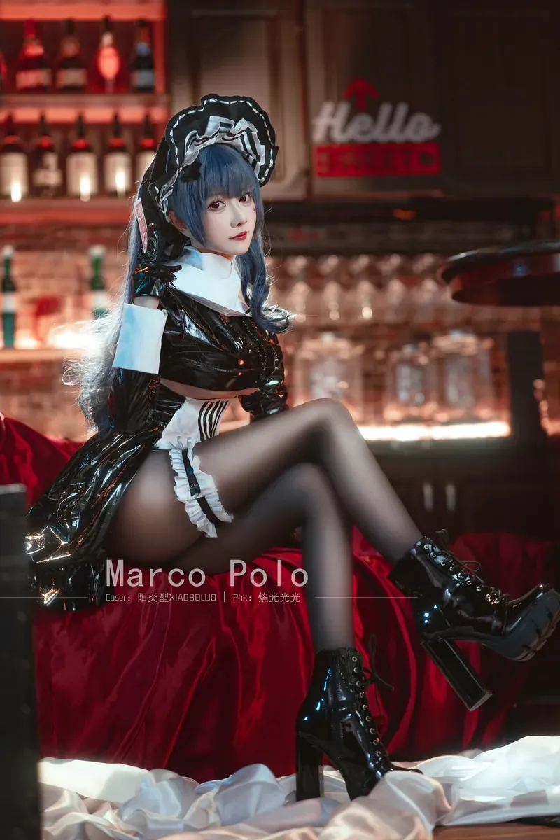 阳炎型小菠萝海外Coser 阳炎型小菠萝黑色服装造型照片