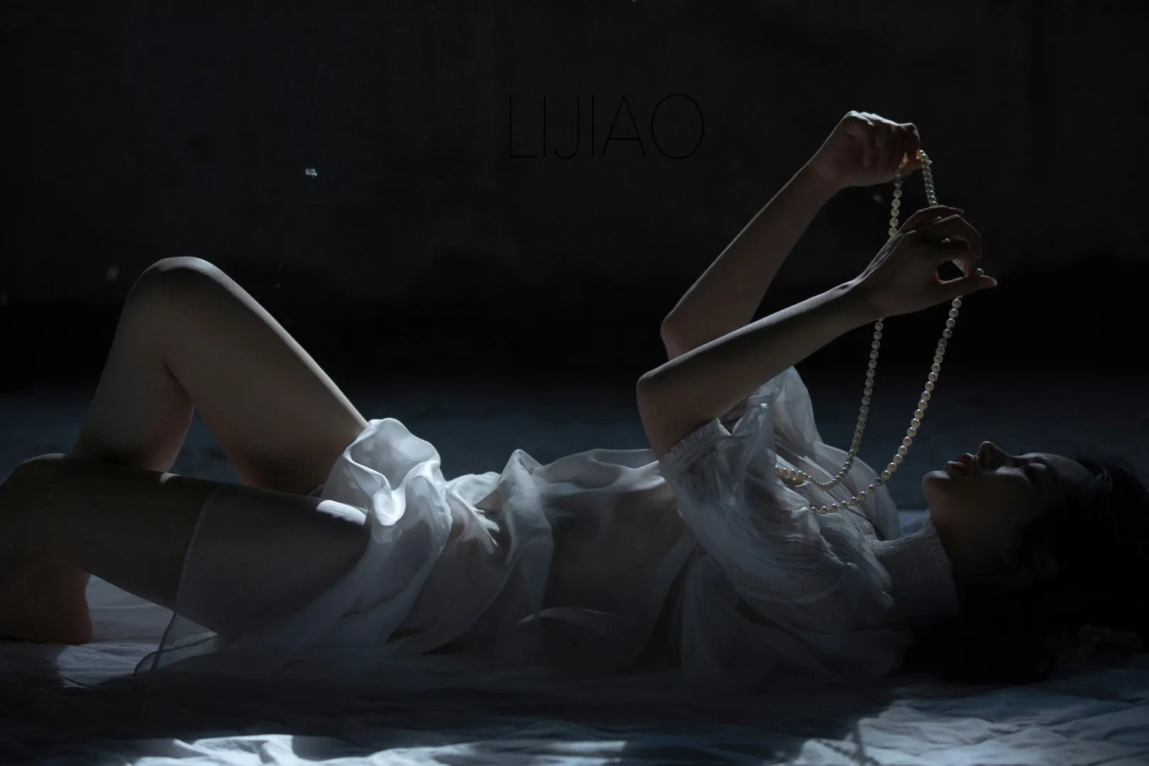 LIJIAO李娇海外Coser LIJIAO李娇摄影作品中的人物姿态与场景构图