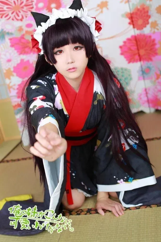 ChoiJiYun海外Coser ChoiJiYun角色扮演造型照片,黑色长发搭配红黑服装与头饰元素