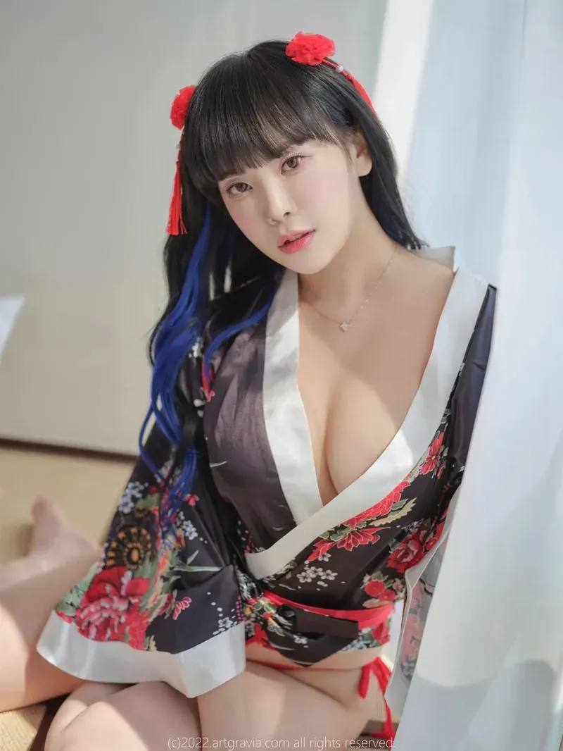 Machi馬吉黑色东方风格服装搭配红色发饰的角色写真