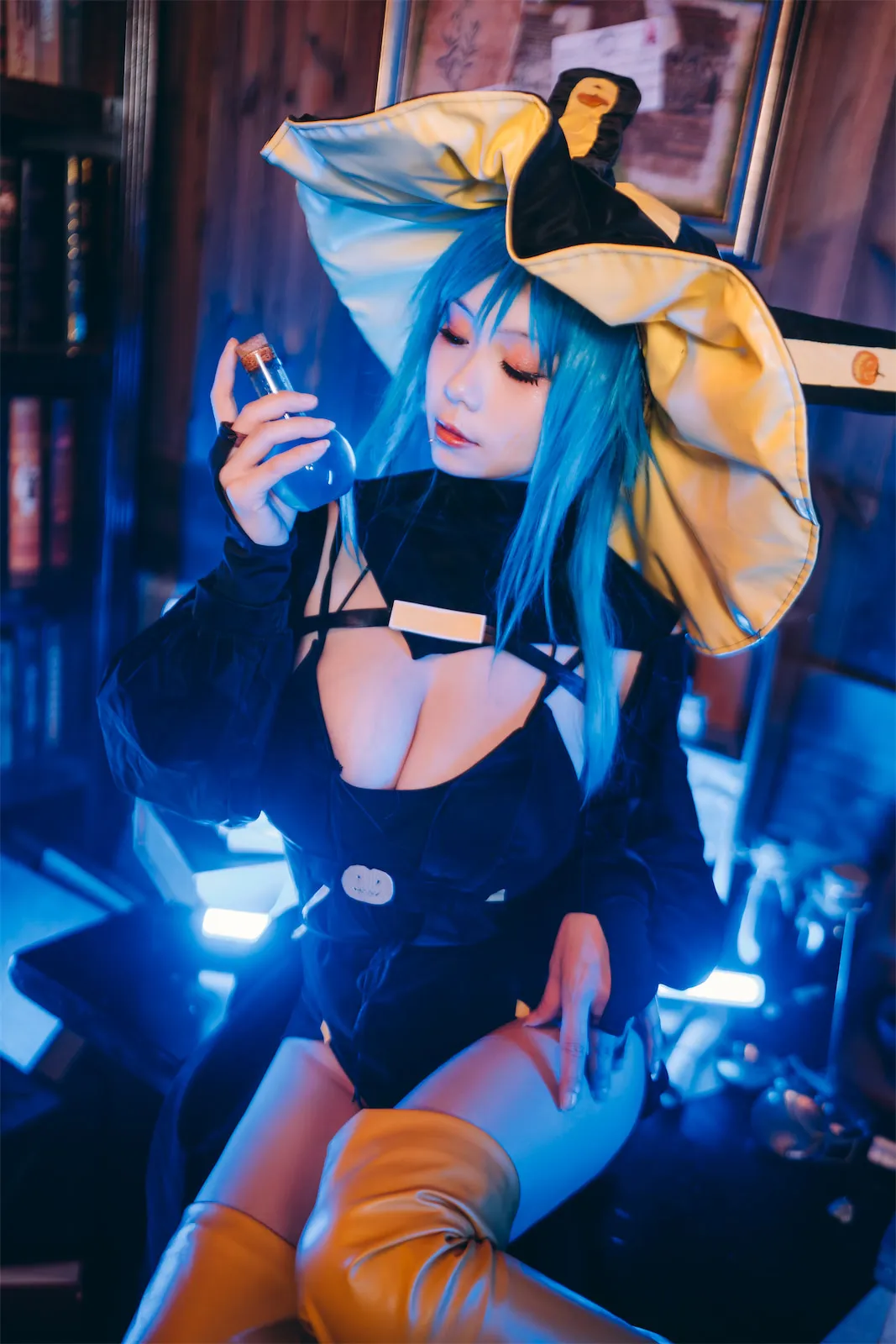 贰加六 cosplay海外Coser 贰加六蓝色假发幻想风格cosplay造型照片