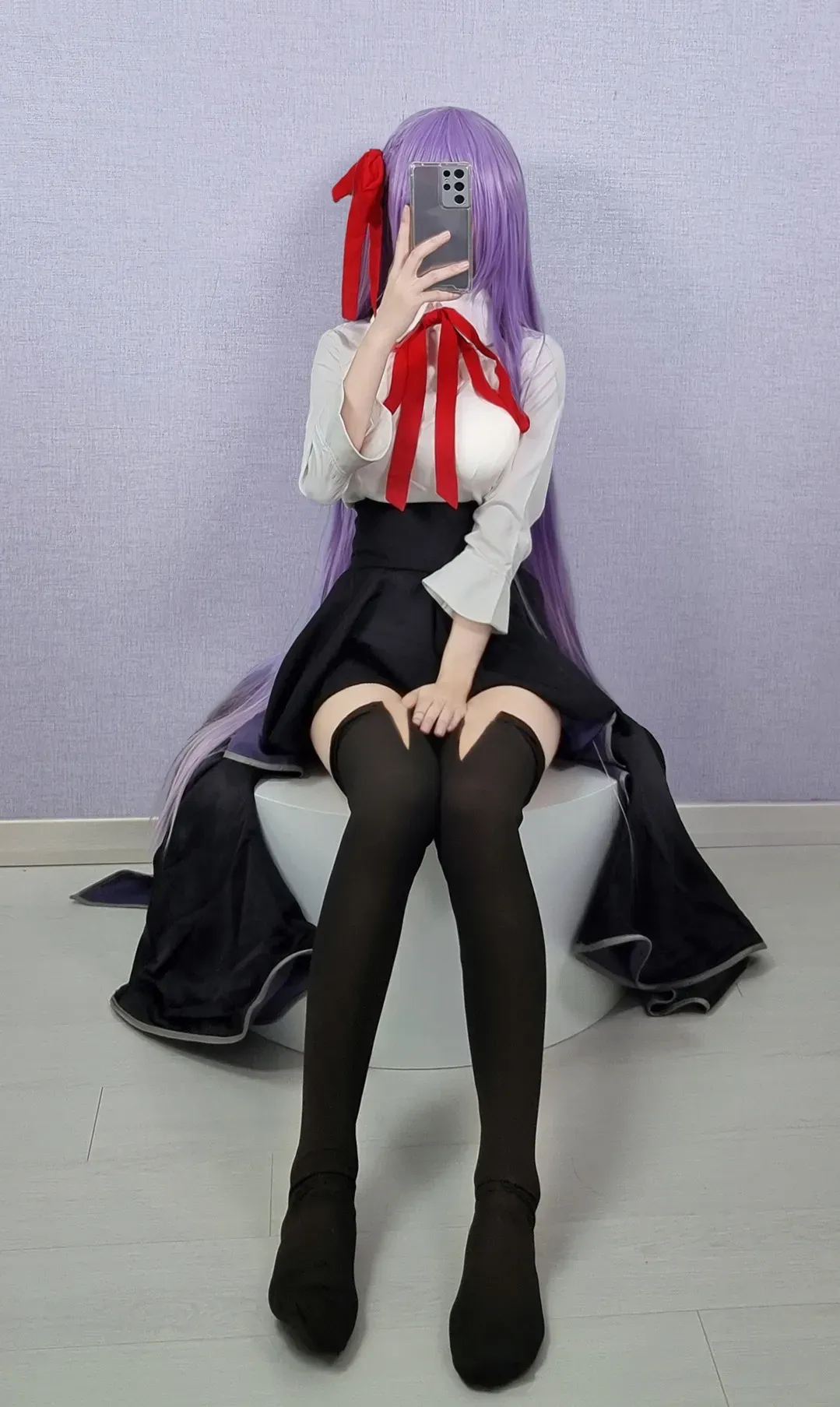 画师Biya cosplay 海外Coser Biya紫色长发黑裙角色风格照片