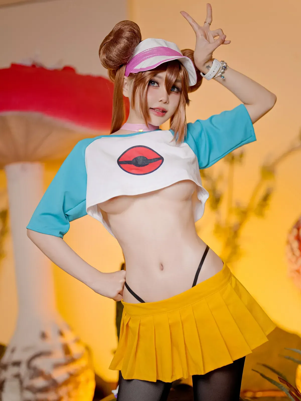 Joyce海外名称与作品 Joyce Coser Joyce彩色Cosplay照片,黄色服装与室内背景形成明亮视觉效果