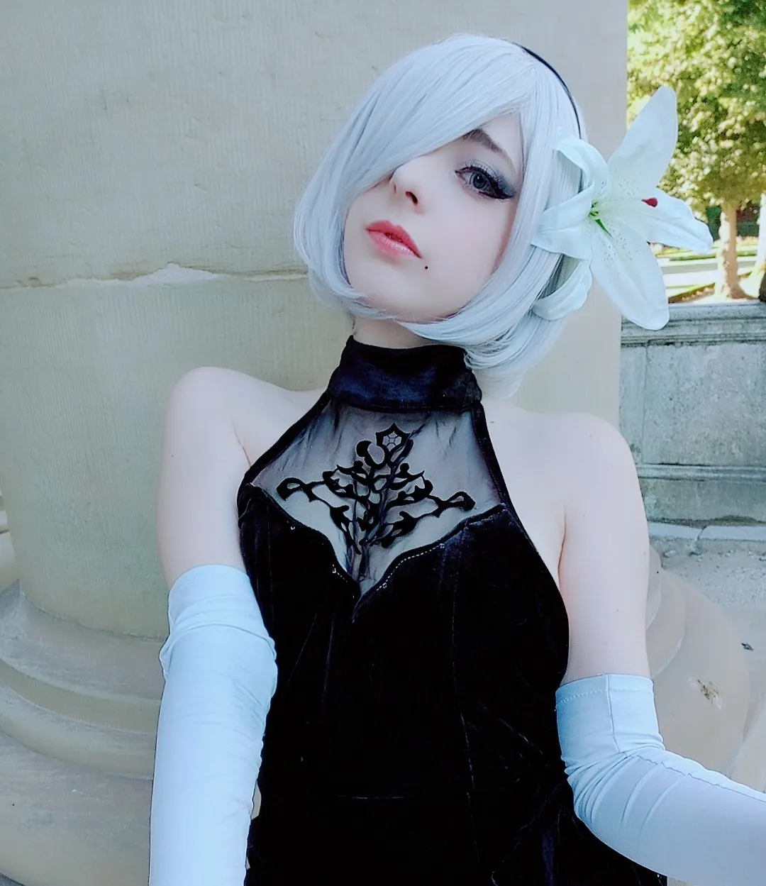 MikomiHokina海外Coser MikomiHokina白色假发黑色服装Cosplay造型