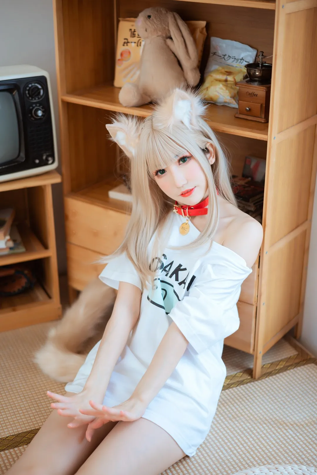coser衣衣海外Coser coser衣衣白色猫系Cosplay造型照片