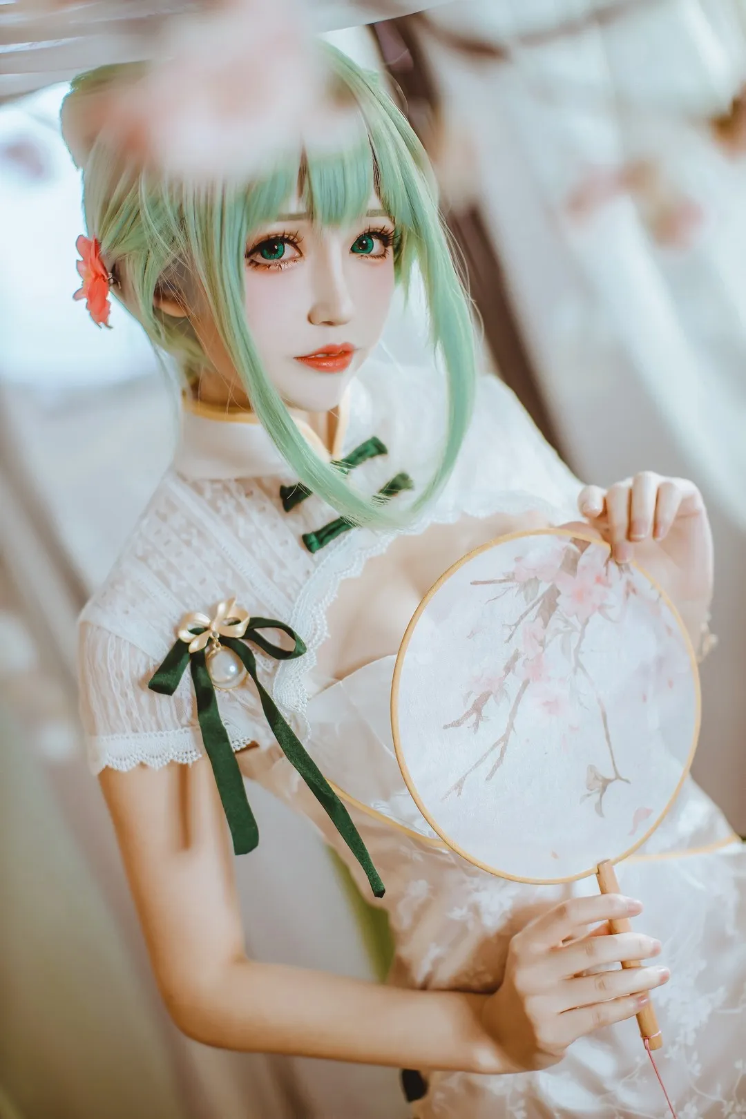coser衣衣海外Coser coser衣衣绿色发色角色造型照片
