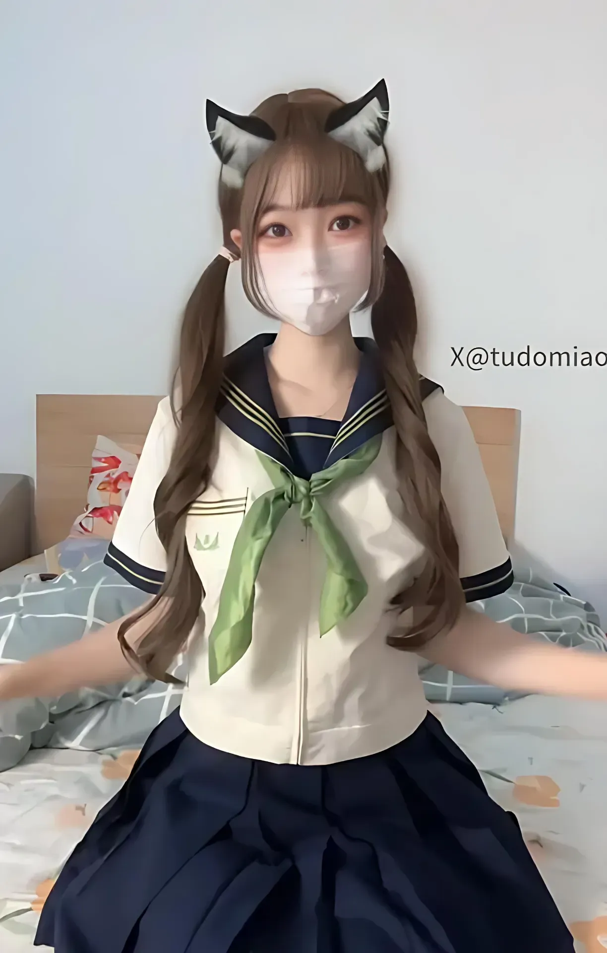 土豆喵海外Coser 土豆喵浅蓝色服饰猫耳造型照片