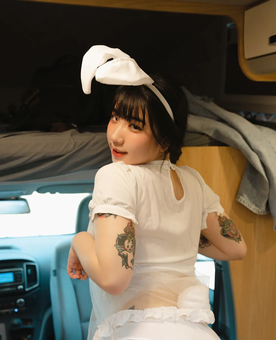 EchiH海外名称与作品 EchiH cosplay与写真视觉 EchiH 室内光线背景造型照片