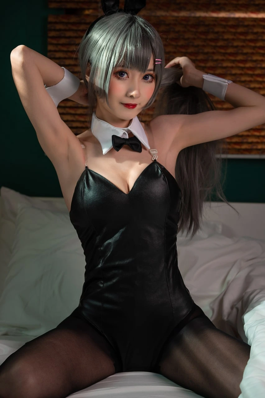 阳炎型小菠萝海外Coser 阳炎型小菠萝黑白配色造型照片