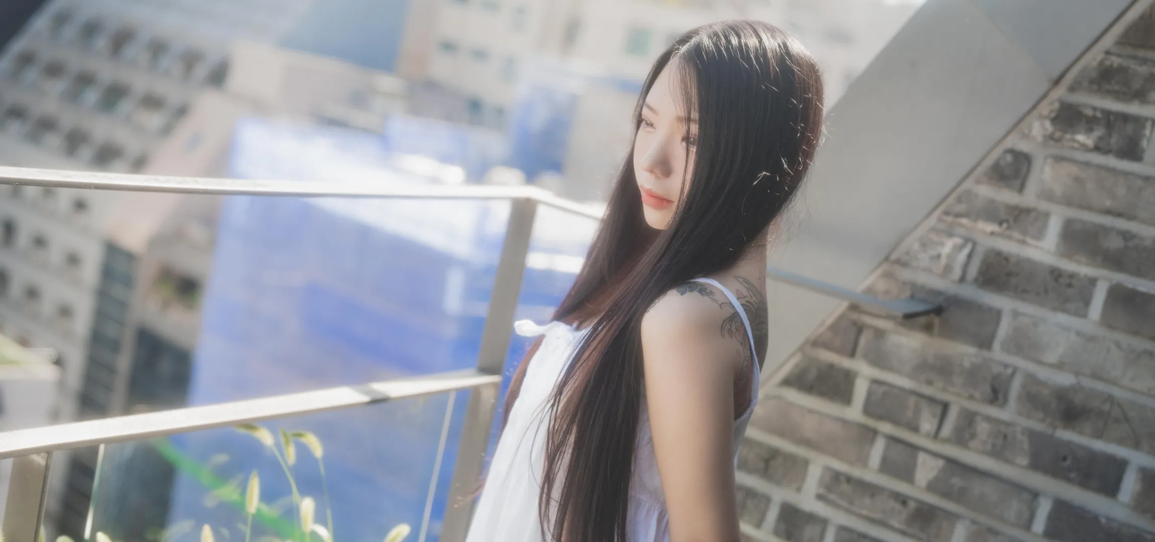 YeonHwa(연화) cosplay海外创作者 YeonHwa(연화)公开造型图片，展示发型、服饰搭配和整体视觉风格