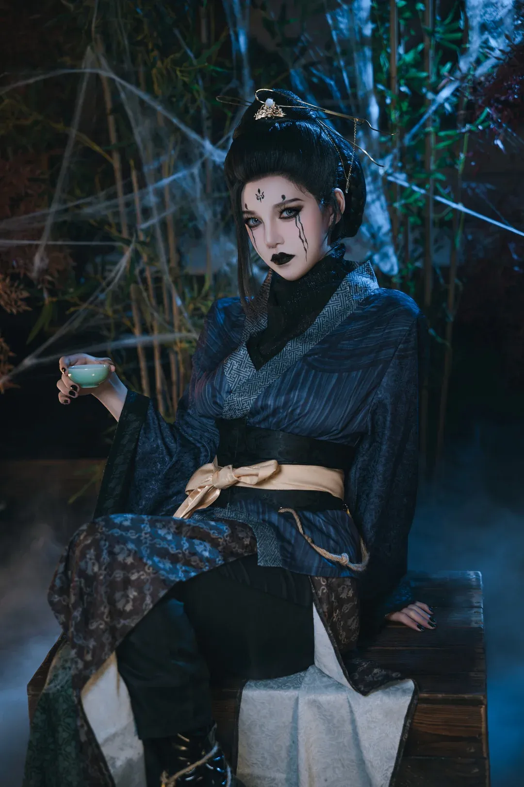 fortuna海外Coser Fortuna深色服装造型照片