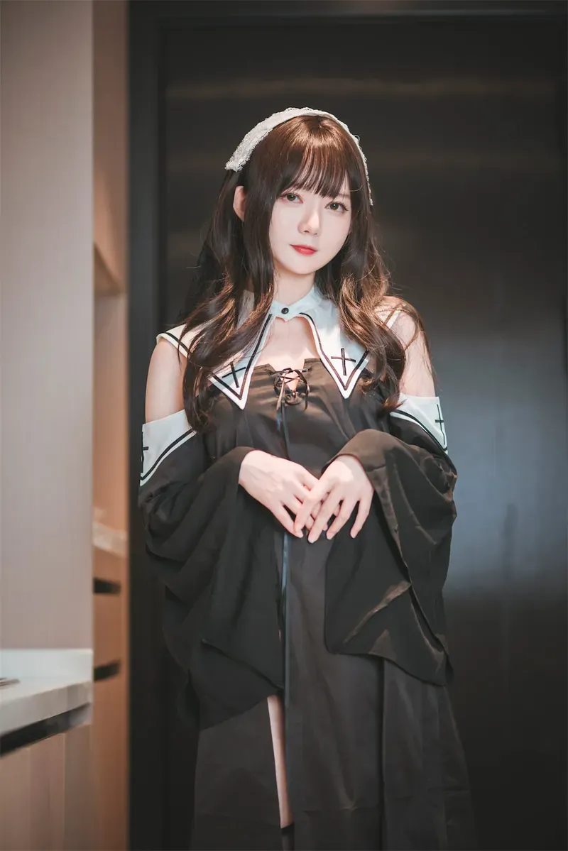51酱 cosplay海外 51酱黑白系Cosplay造型照片
