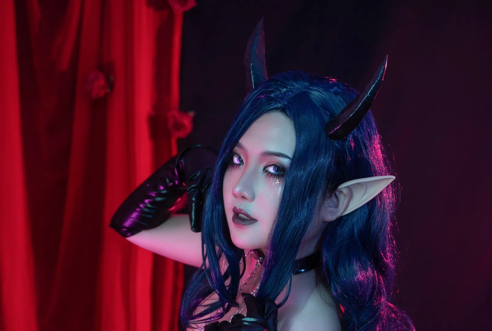 千煌弑夜海外名称与cosplay 千煌弑夜黑红灯光角色造型