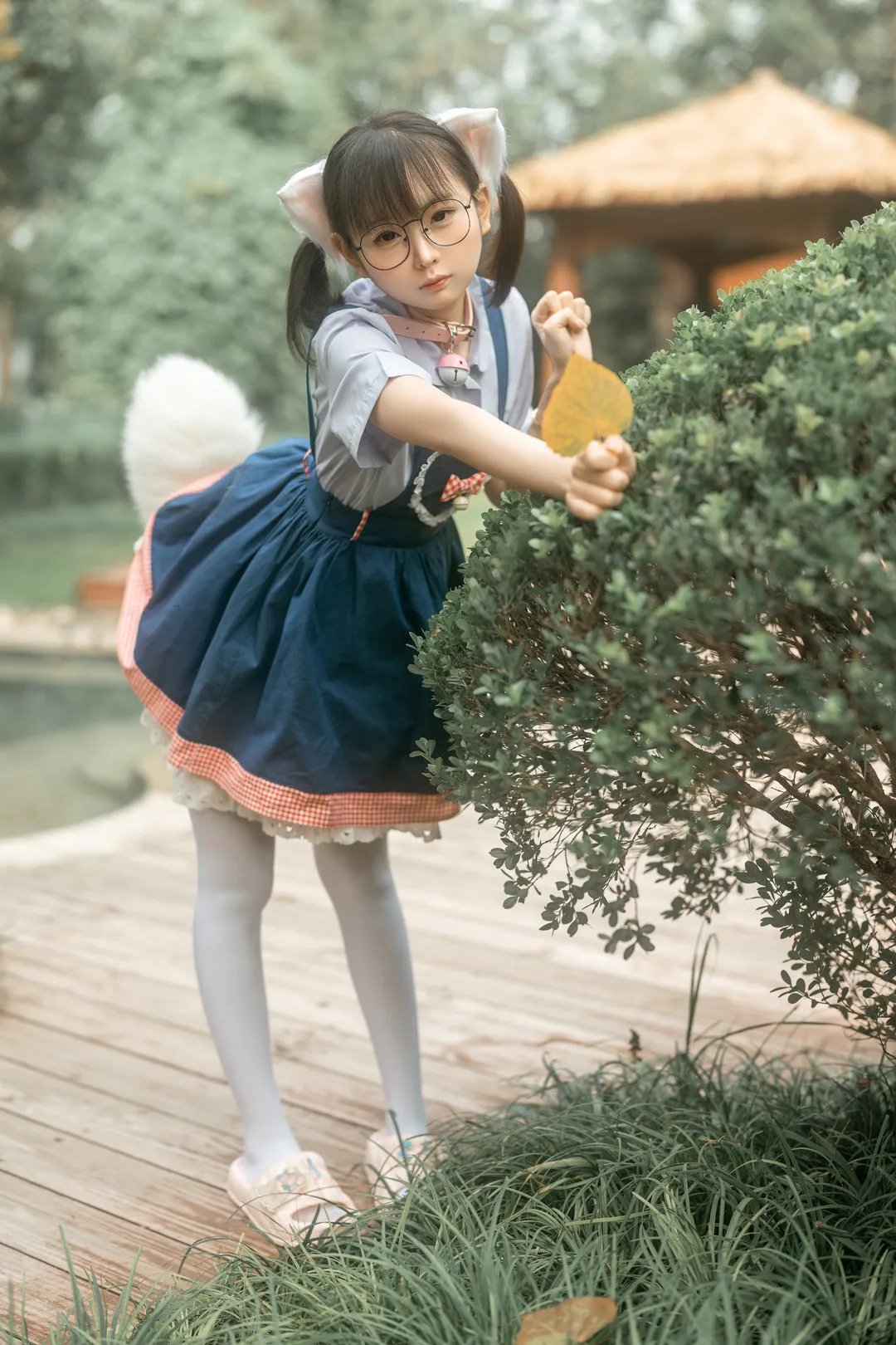 幼水铃衣 Cosplay角色作品与海外名称 幼水铃衣户外双马尾Cosplay造型照片