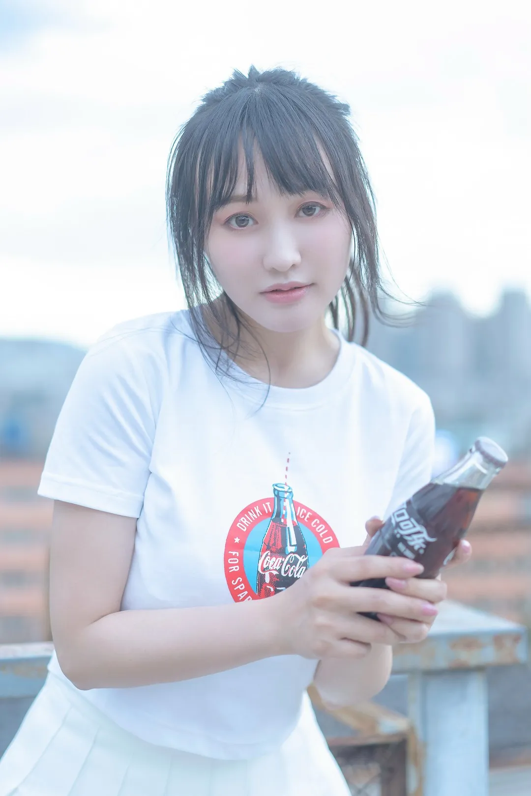 小何童鞋cosplay海外名称与作品方向 小何童鞋公开作品造型照片,包含发型细节、服装搭配和人物整体轮廓