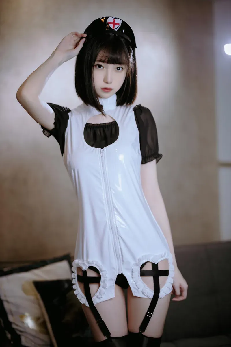 不呆猫海外名称与作品 不呆猫 Coser 不呆猫黑白服装造型照片