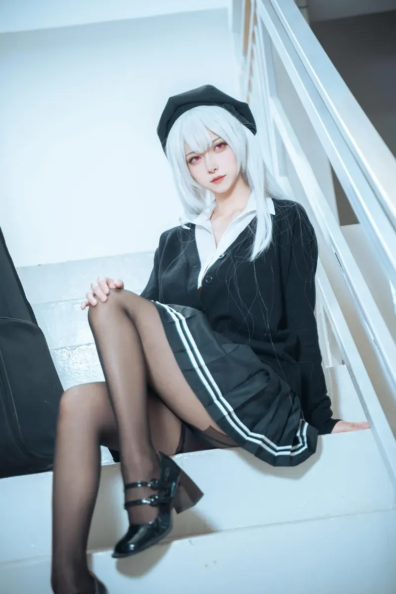 seya狮砸 cosplay海外 seya狮砸黑白制服风格角色造型照片