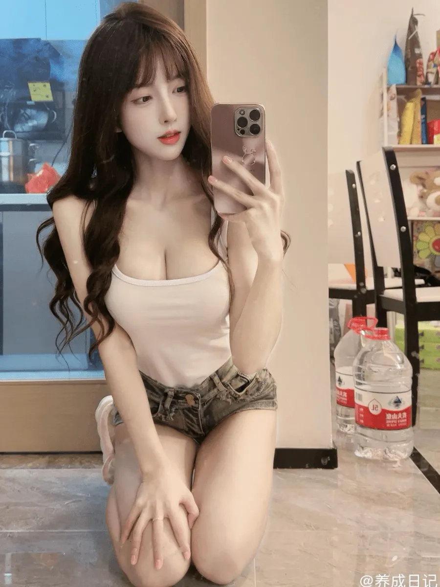 puppy海外Coser puppy室内镜面自拍与休闲服装照片
