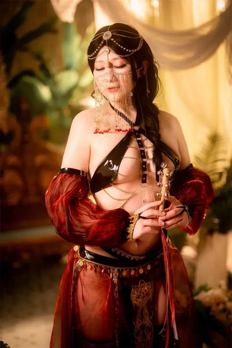 Zyra秋海外名称与作品 Zyra秋 cosplay与写真视觉图集 Zyra秋cosplay图片，展示人物姿势、构图位置和镜头角度