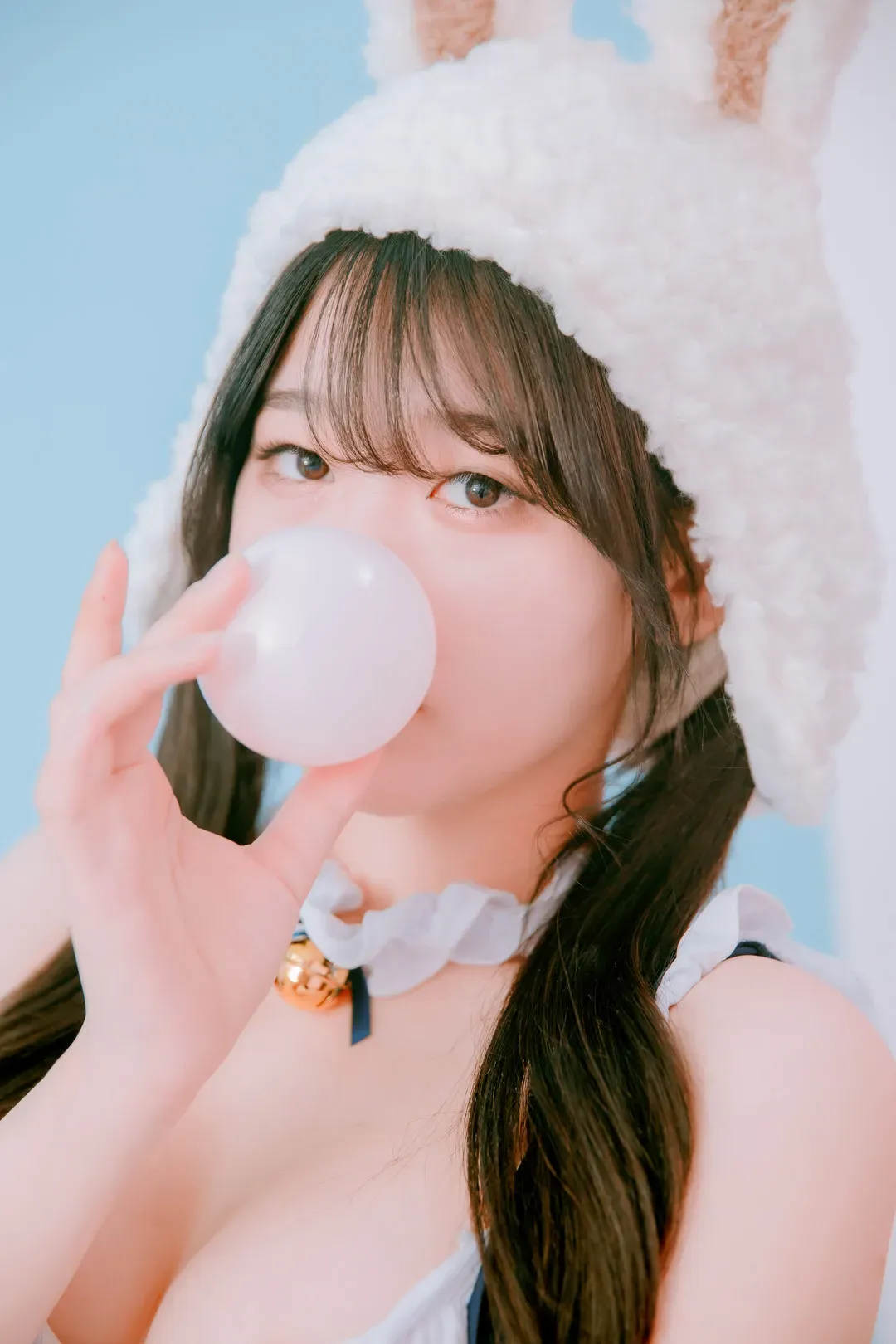 Zia(지아)海外Coser Zia(지아)白色主题服装近景照片