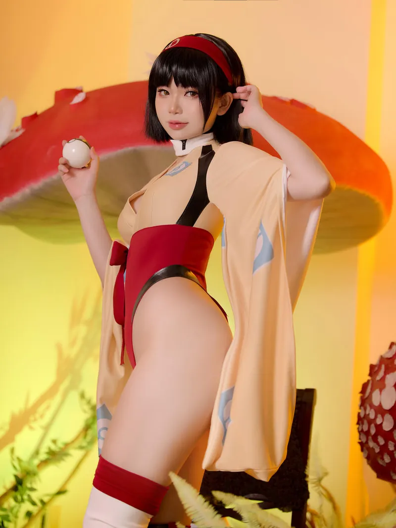 ZinieQ cosplay海外 ZinieQ 红色主题角色服装造型照片