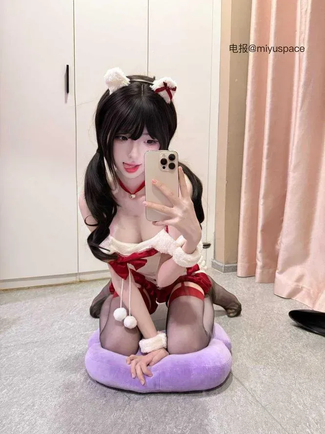 c婵婵呀海外Coser c婵婵呀黑色长发角色风格服装造型展示