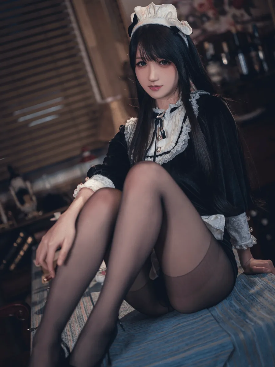 抖个姬灵COS造型与海外名称 抖个姬灵黑白服装长发COS造型