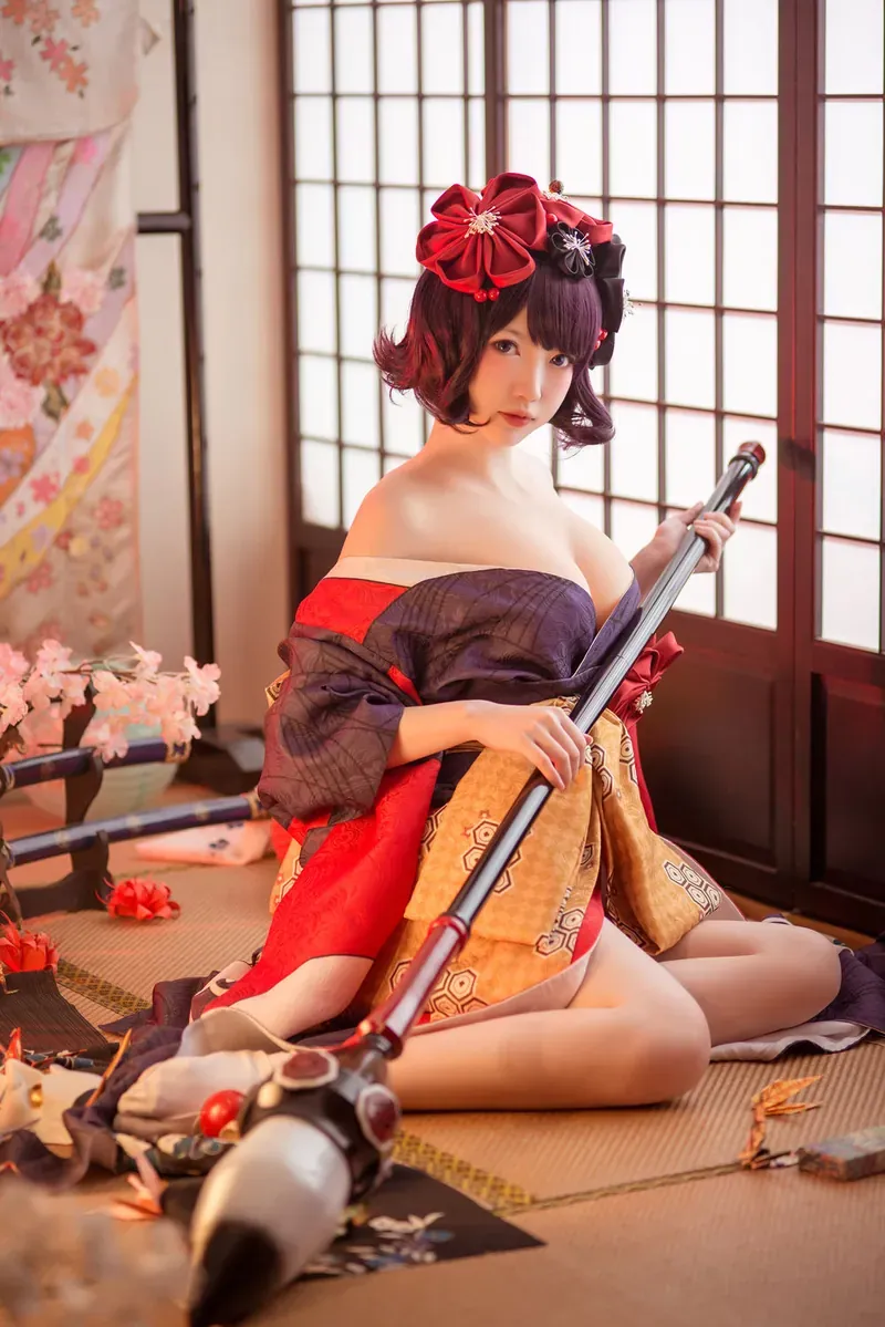 妖少you1 Cosplay作品与海外名称 妖少you1 Cosplay图片,可见背景、色彩搭配和光线变化