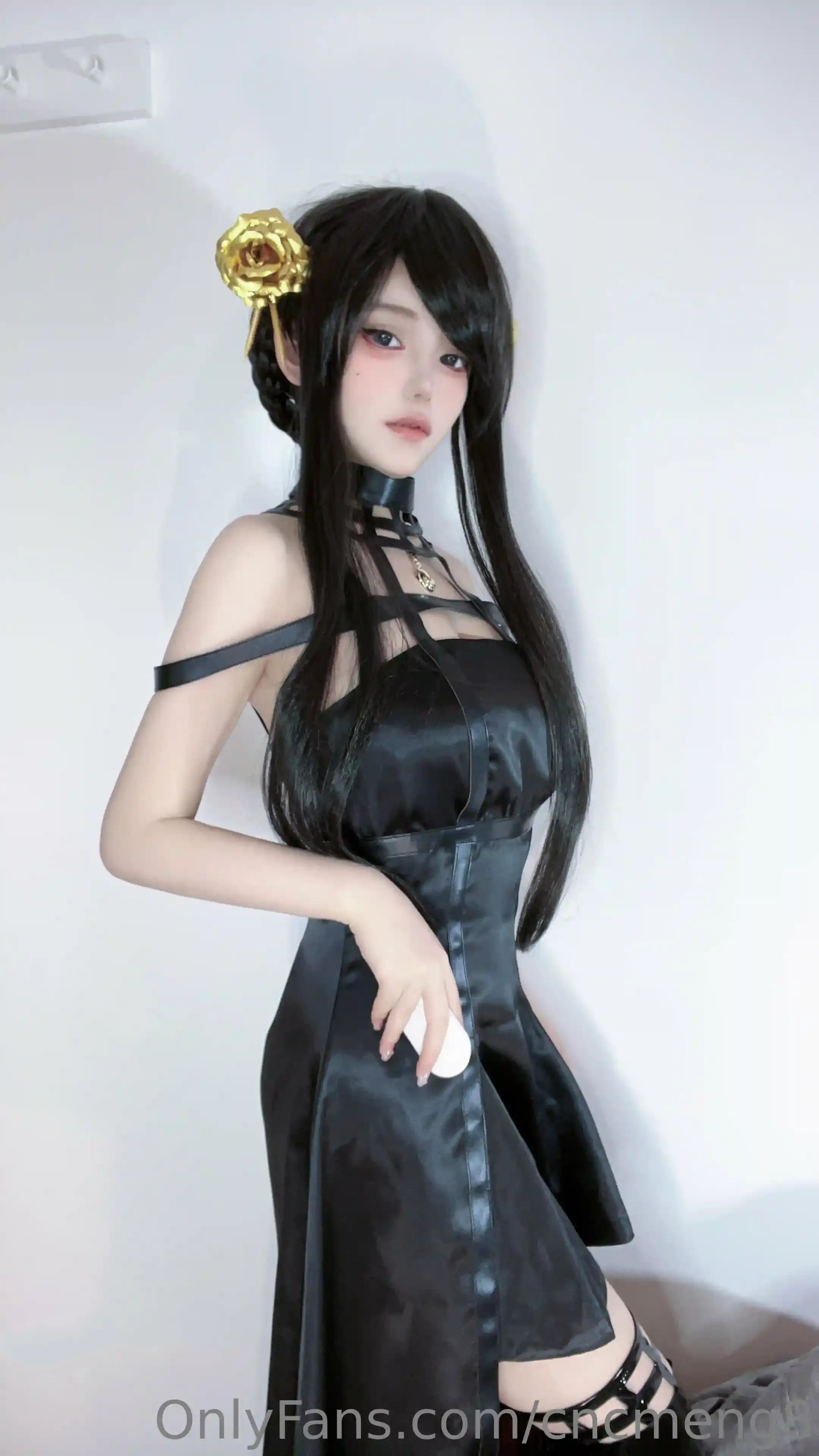 cncmeng欲梦海外Coser cncmeng欲梦黑色角色服装造型照片