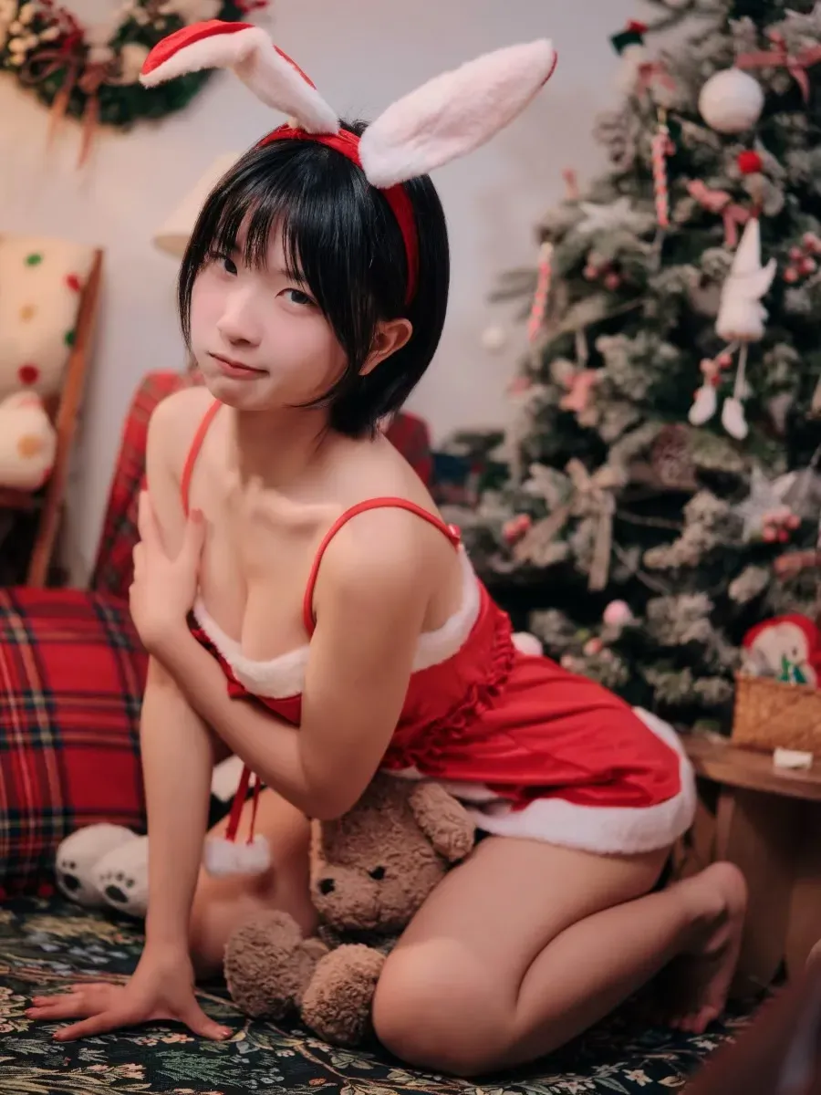 keykeykiyomi海外Coser keykeykiyomi节日主题红色造型照片
