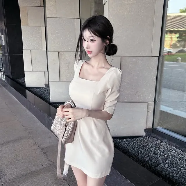 s0on_ho海外Coser s0on_ho Cosplay造型照片,展示发型、服装与角色视觉风格