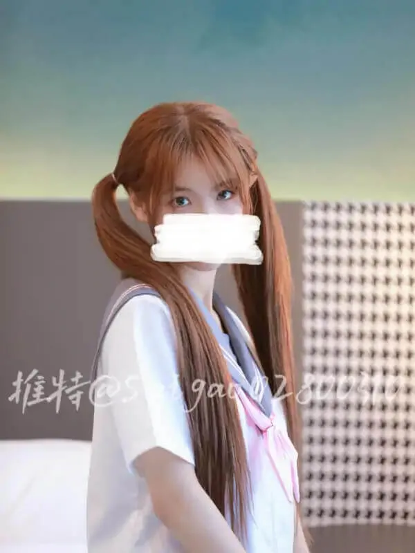 一只可爱简海外名称识别与COS作品整理 一只可爱简浅色服装长发双马尾造型图片