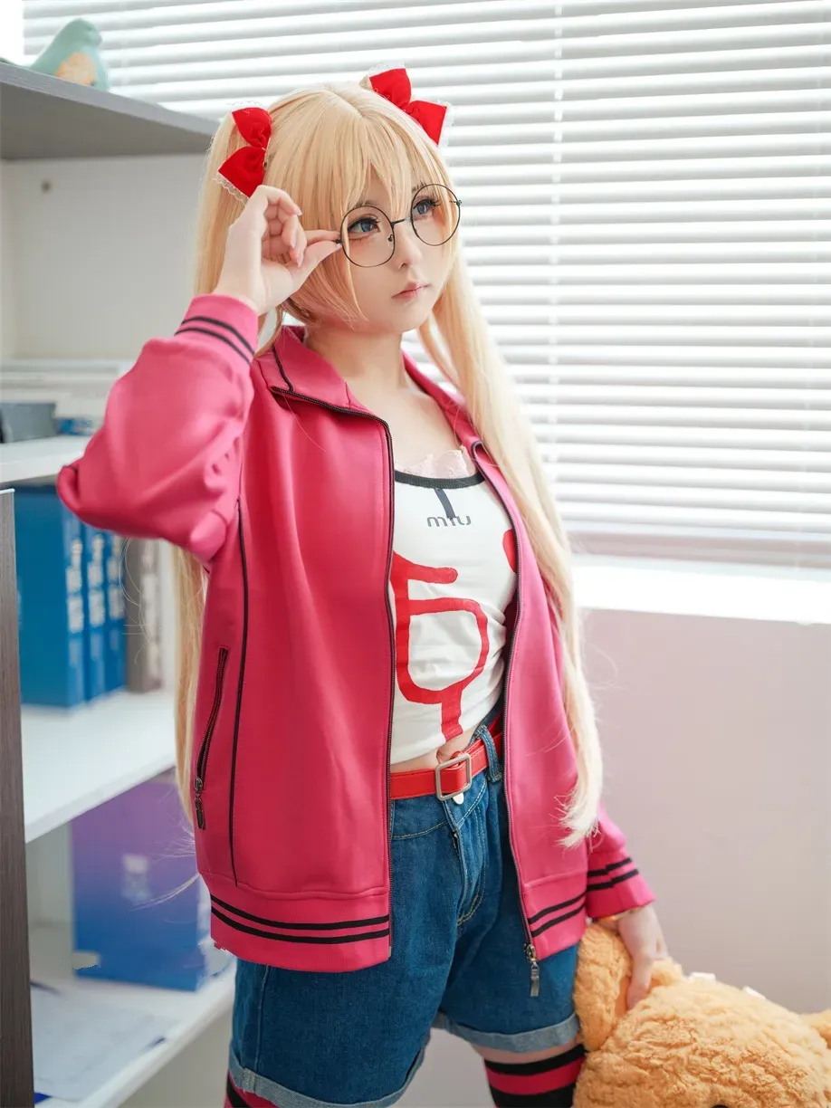 幼水铃衣 Cosplay角色作品与海外名称 幼水铃衣金发角色服装造型照片