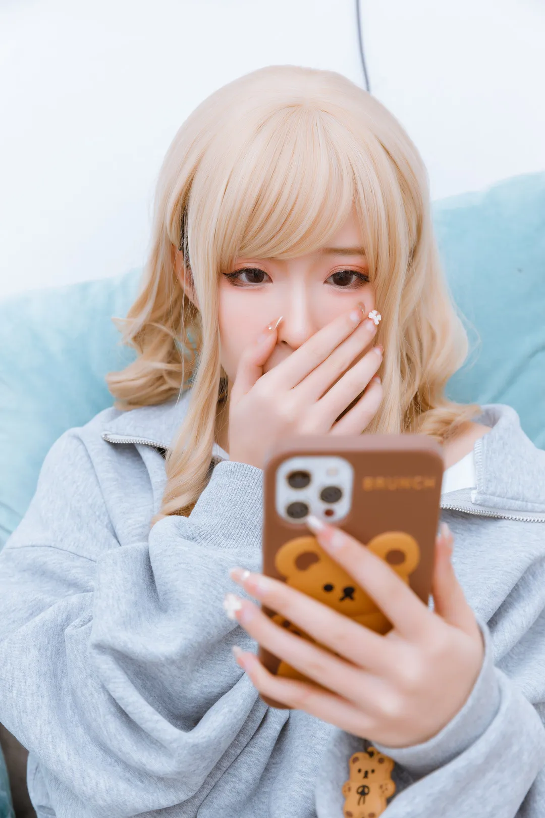 清水由乃 cosplay 海外名称与作品 清水由乃浅色长发造型照片