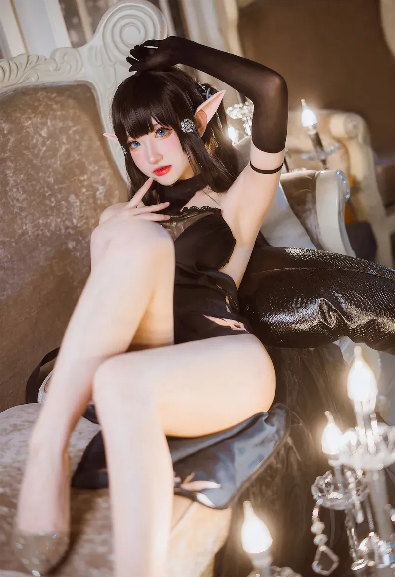 焖焖碳 cosplay跨语言名称 焖焖碳公开作品中的黑色服装室内造型照片