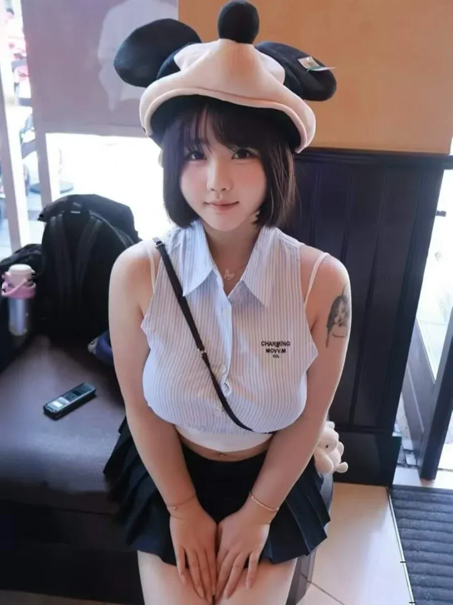 清水凪 COS作品整理与海外名称 清水凪公开COS造型图片，展示角色服装与发型元素