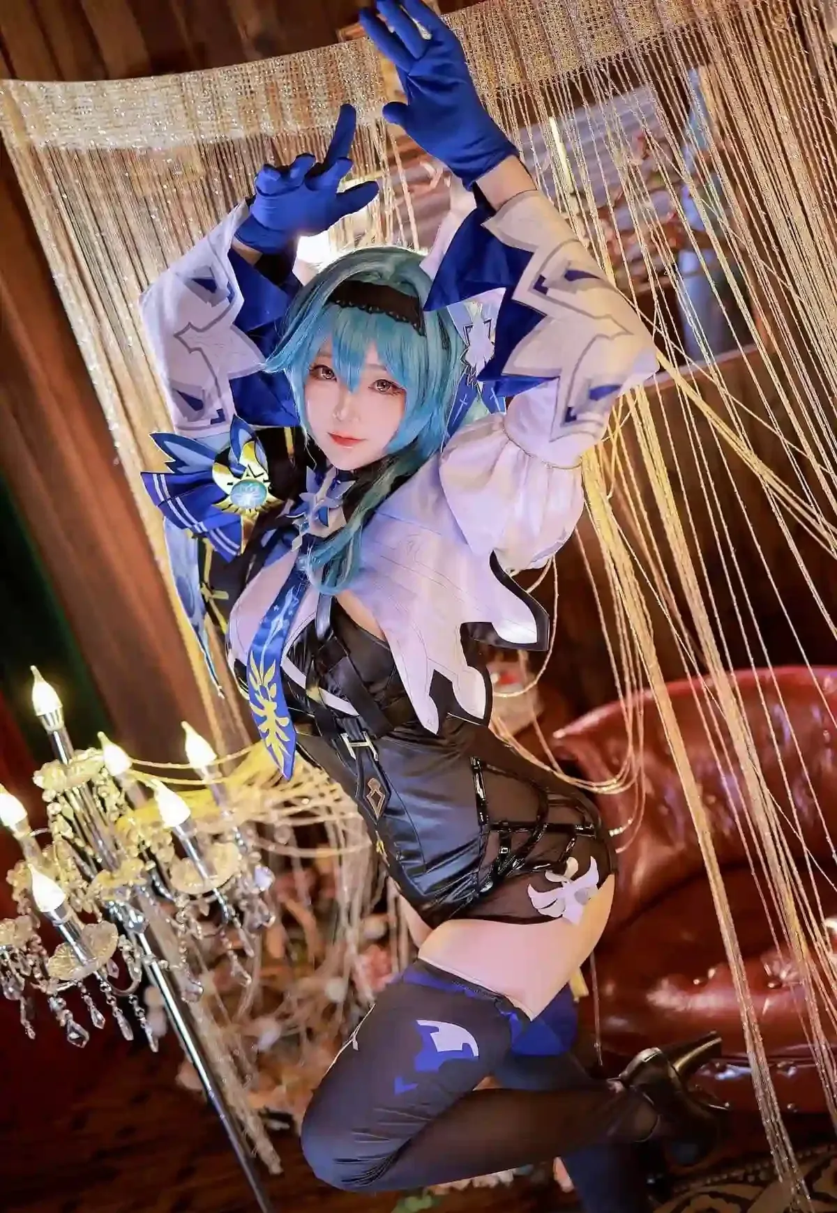 楚楚子w cosplay海外名称与视觉作品整理 楚楚子w蓝色假发角色Cosplay室内造型