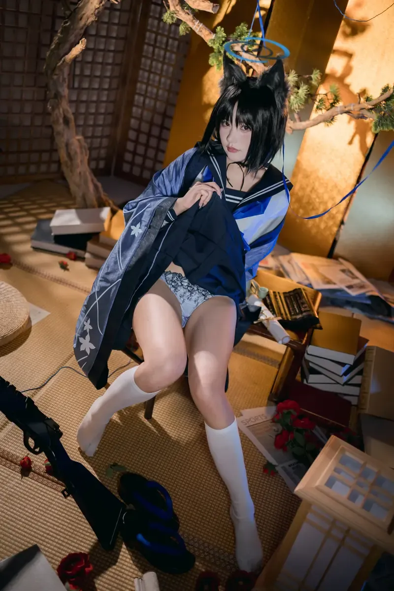 是一只熊仔吗海外Coser 是一只熊仔吗蓝色角色服装造型照片