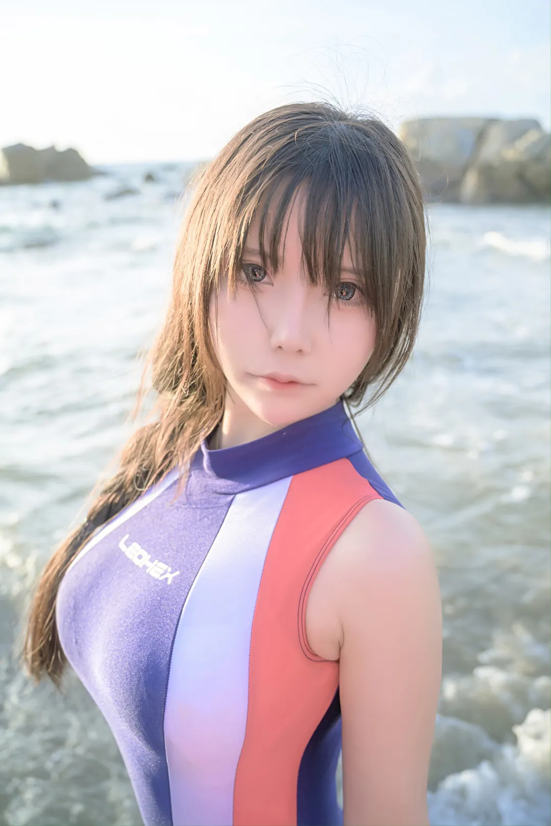 抱走莫子aa海外名称与cosplay作品 抱走莫子aa海边运动服装造型照片