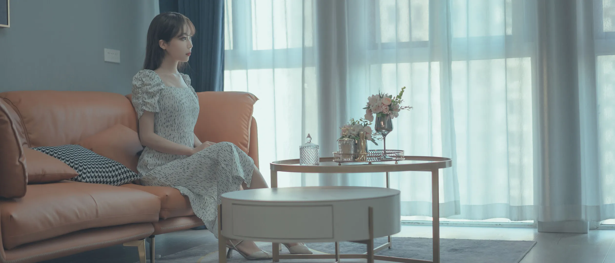 杏仁曲奇 cosplay海外名称识别与作品整理 杏仁曲奇窗边室内场景造型照片
