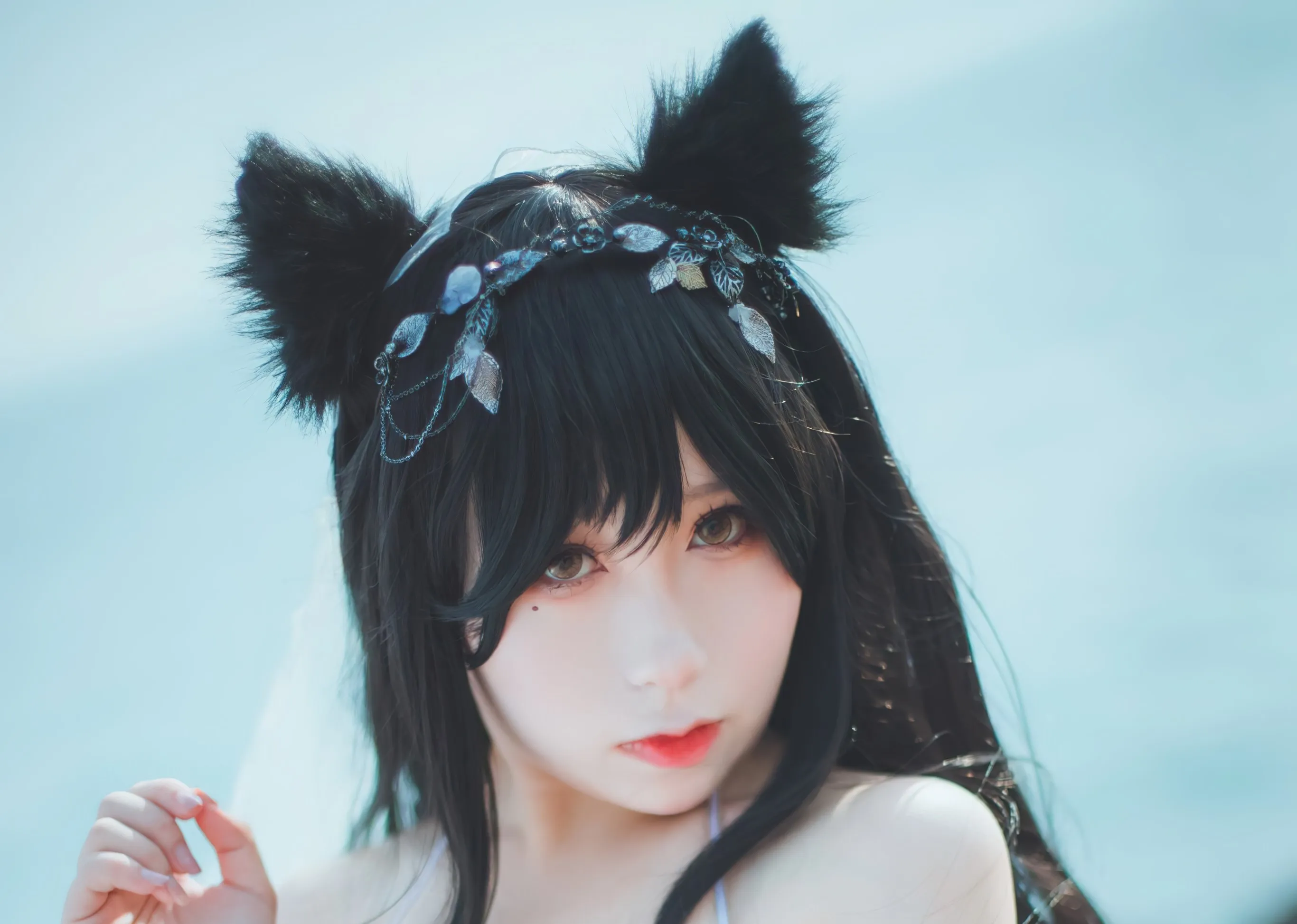 柚子先生海外名称识别与cosplay视觉 黑发猫耳元素造型的近距离人物摄影