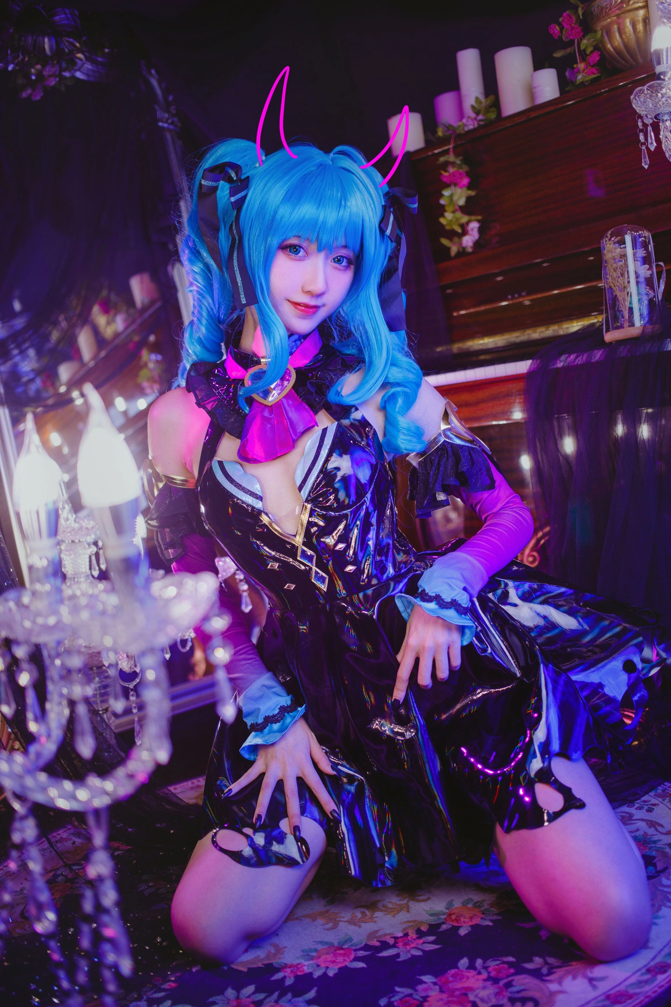 木绵绵owo cosplay海外名称与作品 木绵绵owo造型图片，展示背景环境、色彩和光线效果